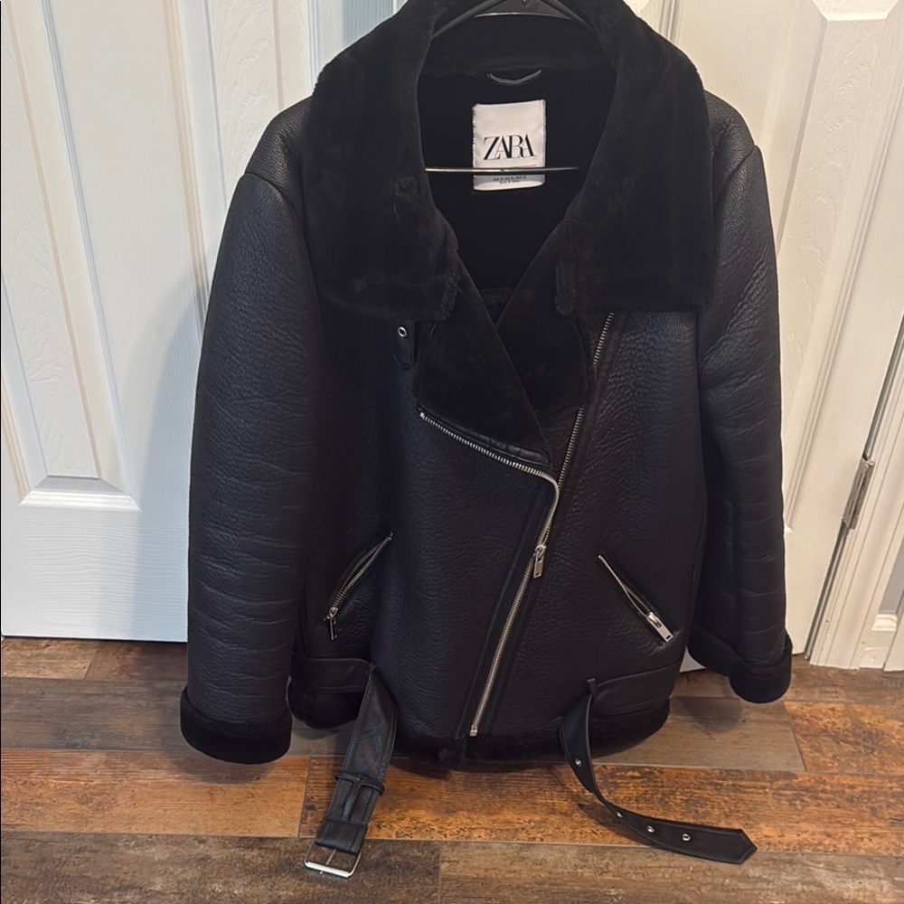ZARA Black faux Leather Jacket with Fur Collar NWOT - Picture 2 of 7